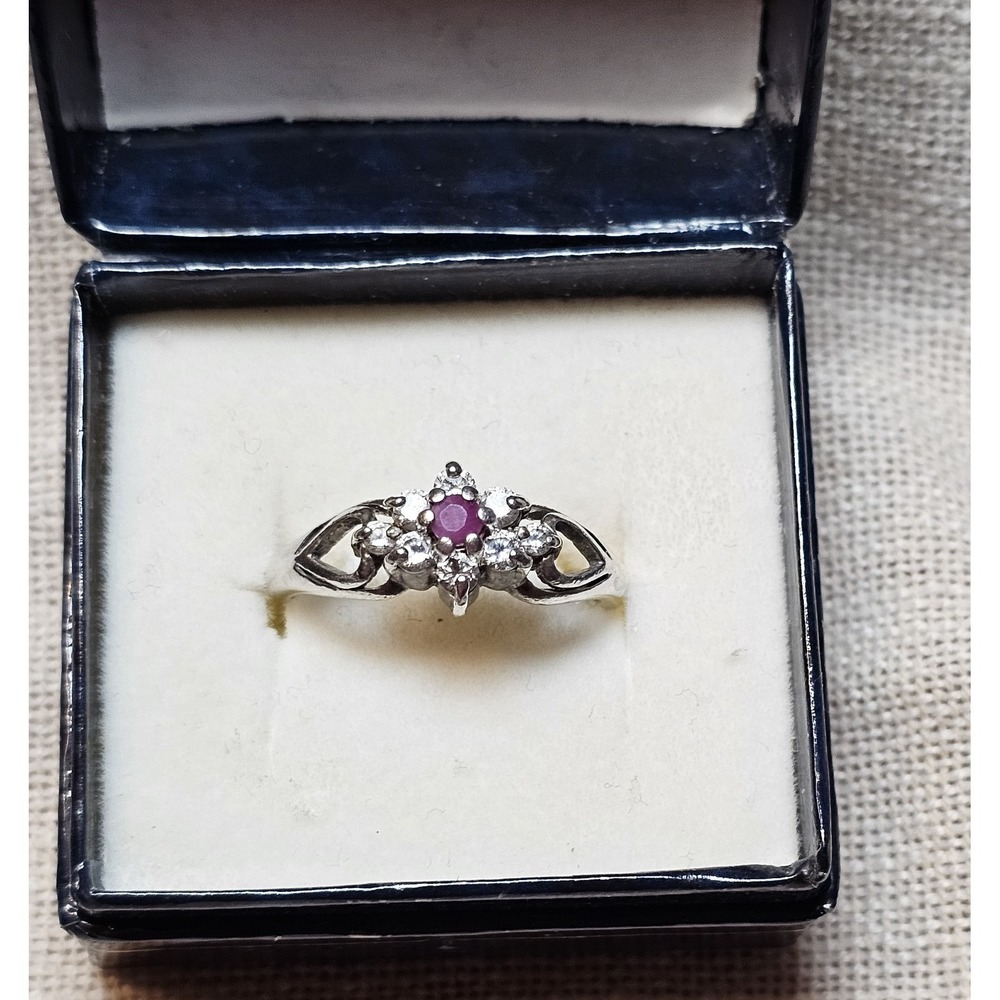 Vintage 925 Silver Ruby Cubic Zirconia Avon Heart Fashion Ring - Picture 3 of 7